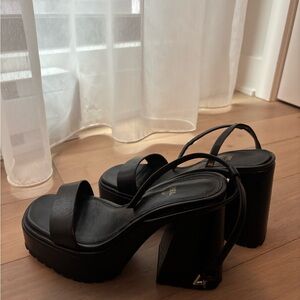 Elegant Black Platform Sandals